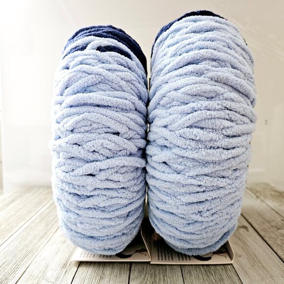 Pair of O'Go Yarspirations Yarns Bernat Inspirations Blanket Sky Blue Ombre - Picture 4 of 15